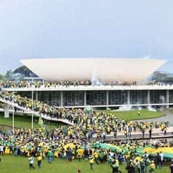 Segundo advogados do ex-presidente, a transição de poder após as eleições de 2022 ocorreu por ordem de Bolsonaro e "de forma eficaz, pacífica e imediata".