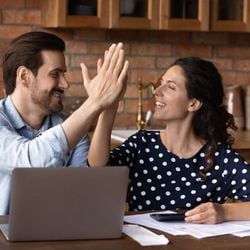Educadora financeira compartilha estratégias para renegociar dívidas e evitar novas
