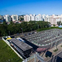Nas pistas,a  FDK Racing Cup reúne 90 pilotos, fora do grid evento conta com serviços veterinários e outras atrações em Jardim Camburi, no próximo final de semana