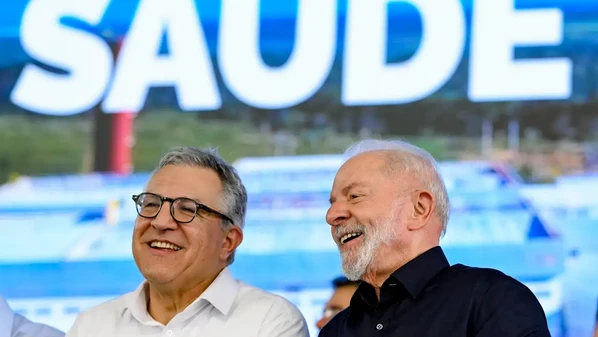 O presidente classificou o tarifaço como "uma insensatez com o Brasil", ressaltando a relação histórica com os EUA. "Nós somos parceiros deles há 200 anos, nossa relação diplomática é muito antiga. Não é de hoje", apontou ele.