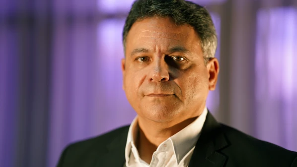 Carlos Eduardo Ribeiro Lemos retrata em livro a atuação dessas organizações e pontua os riscos para o Espírito Santo. Ele propõe mudança na lei antiterror