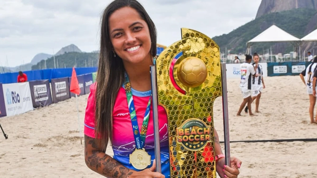 Rose Andrade é a nova treinadora da seleção brasileira feminina de beach soccer