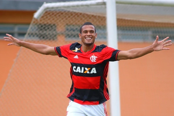  Daniel dos Anjos chegou ao Ninh Binh após atuar em Portugal por oito anos.