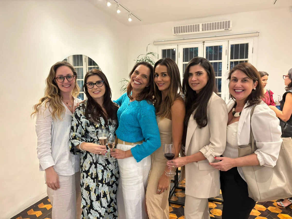 Karol Duarte, Ivana Izoton, Bruna Medeiros, Carol Servino, Paula Moraes e Renata Rasseli
