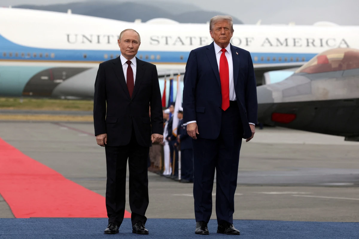 Presidente da Rússia, Vladimir Putin, e o presidente dos Estados Unidos, Donald Trump, em encontro no Alasca