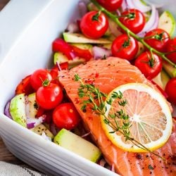 Muitas pessoas não conhecem os riscos, limitações e truques publicitários por trás dos suplementos que prometem quase tudo. Aqui estão cinco dicas de uma nutricionista sobre o consumo de suplementos alimentares.
