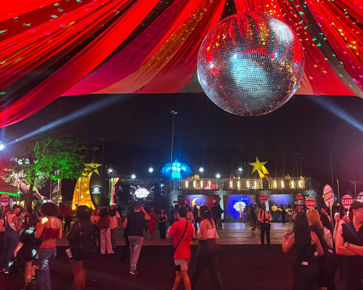 Primeira-noite-de-movimento-cidade