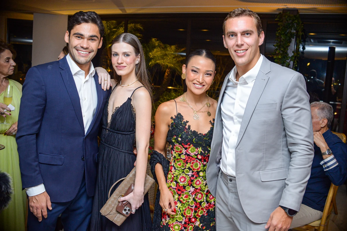 Pedro Chieppe e Bruna Paes, Juliana Kwak e Angelo Dalla Bernardina 