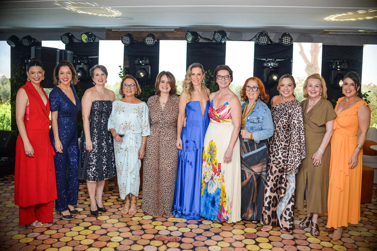 Zainer Silva, Mariana Perini, Marina Monteiro, Nazaré Neves, Rachel Martins, Ana Claudia Cardozo, Eulália Chieppe, Betty Feliz, Andréia Lopes, Beth Dalcolmo e Renata Rasseli