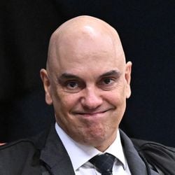 Jornal americano entrevistou ministro do STF, que disse que não vai recuar "um milímetro sequer" no julgamento de Jair Bolsonaro.