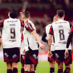 Pedro, duas vezes, e Plata balançaram as redes do Beira Rio na vitória por 3 a 1. Equipes voltam a se enfrentar na próxima quarta pela Libertadores