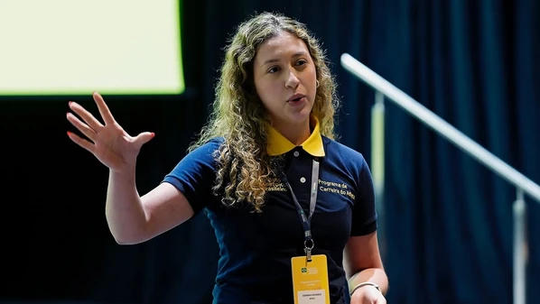 A capixaba se aposentou da seleção brasileira, mas segue atuando na modalidade, e agora com novas perspectivas