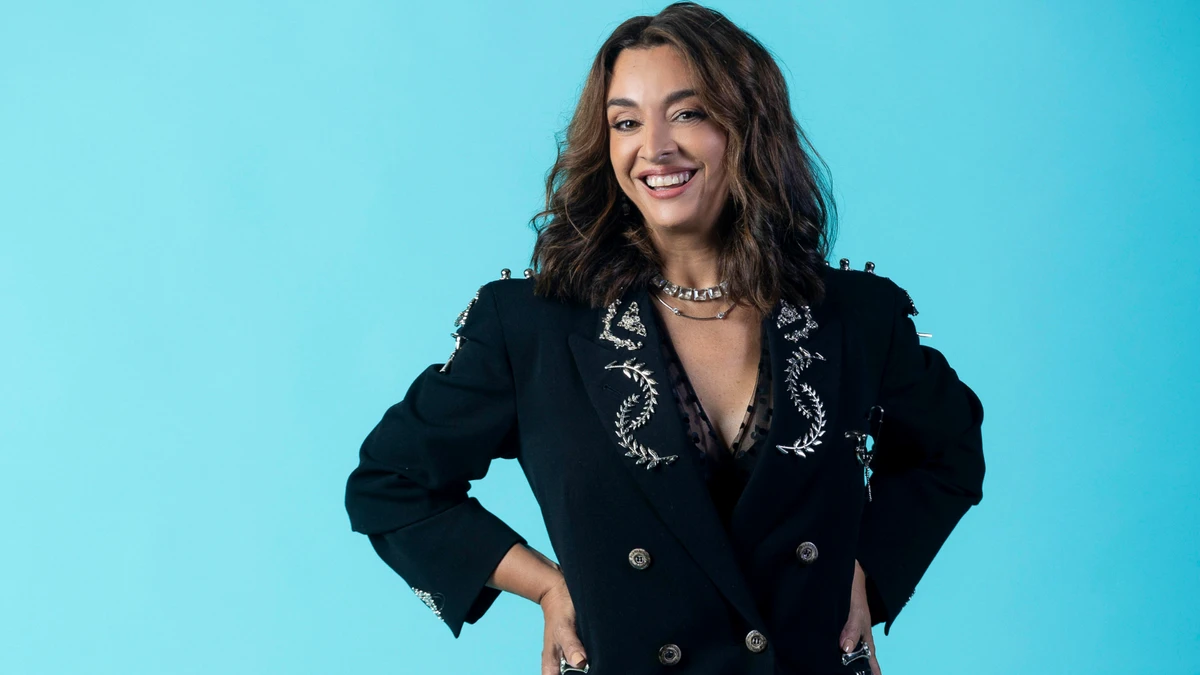 Catia Fonseca assina contrato com a Globo