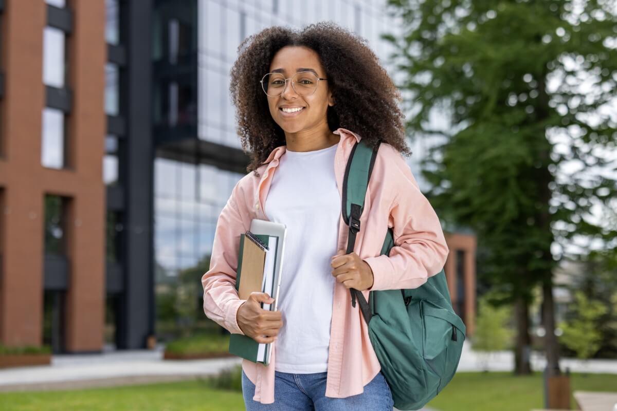 A graduação é um investimento no futuro, então é importante que os estudantes façam essa escolha de forma consciente (Imagem: voronaman | Shutterstock)