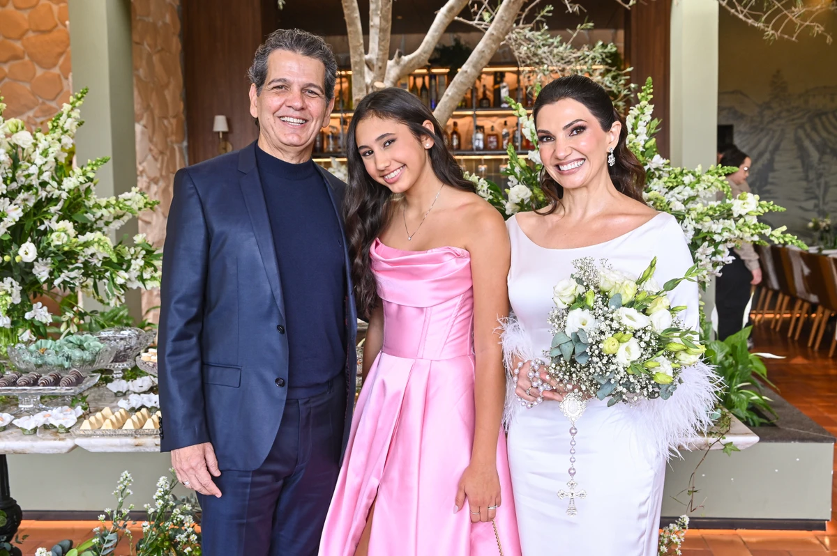 Nathalia Burian e Aroldo Natal e Laura Burian