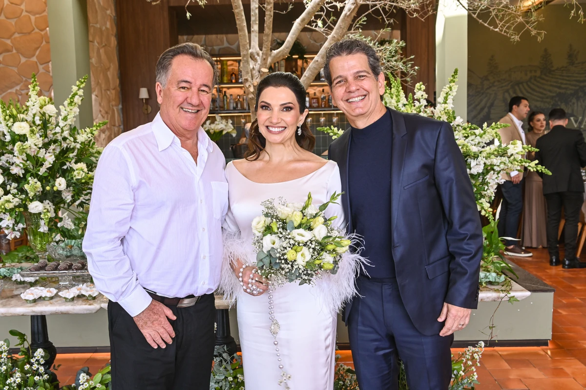 Padre Josemar Stein e Nathalia Burian e Aroldo Natal