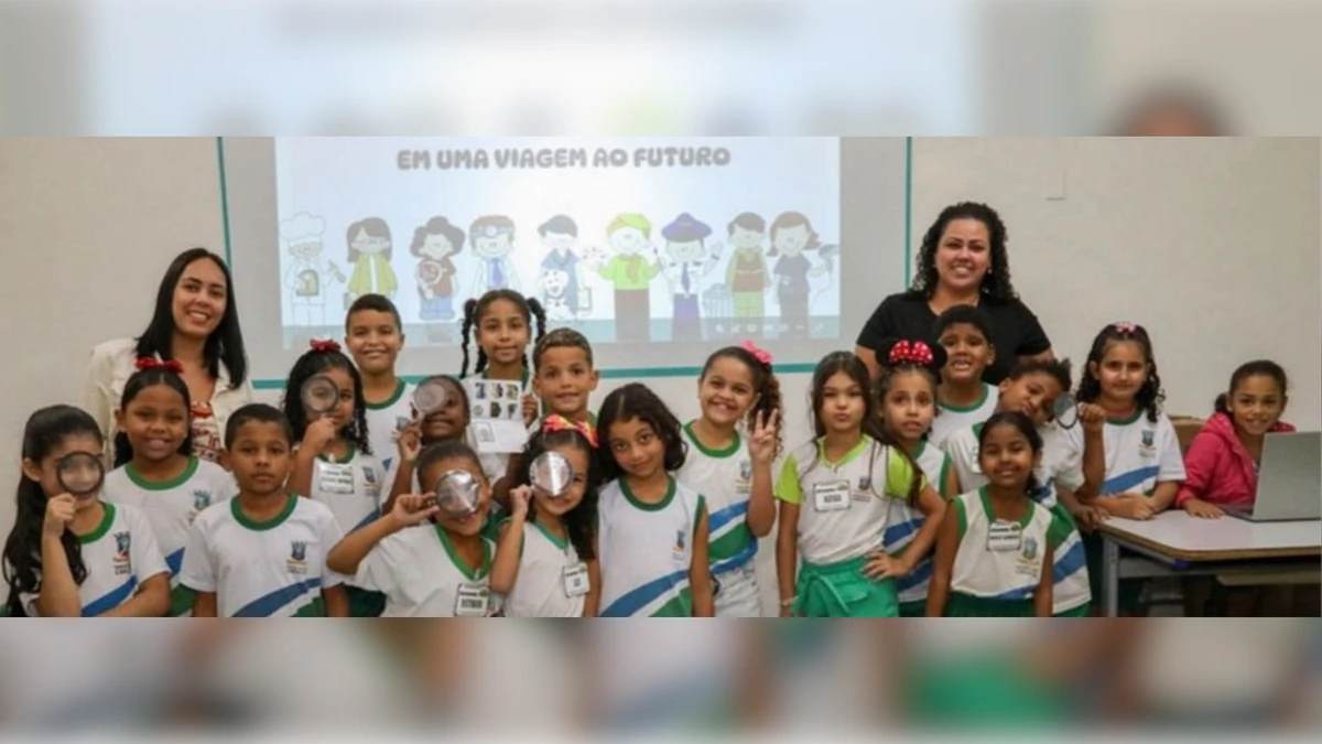Professora utilizou IA para mostrar como cada criança poderia se ver no futuro, de acordo com seus sonhos e escolhas profissionais.