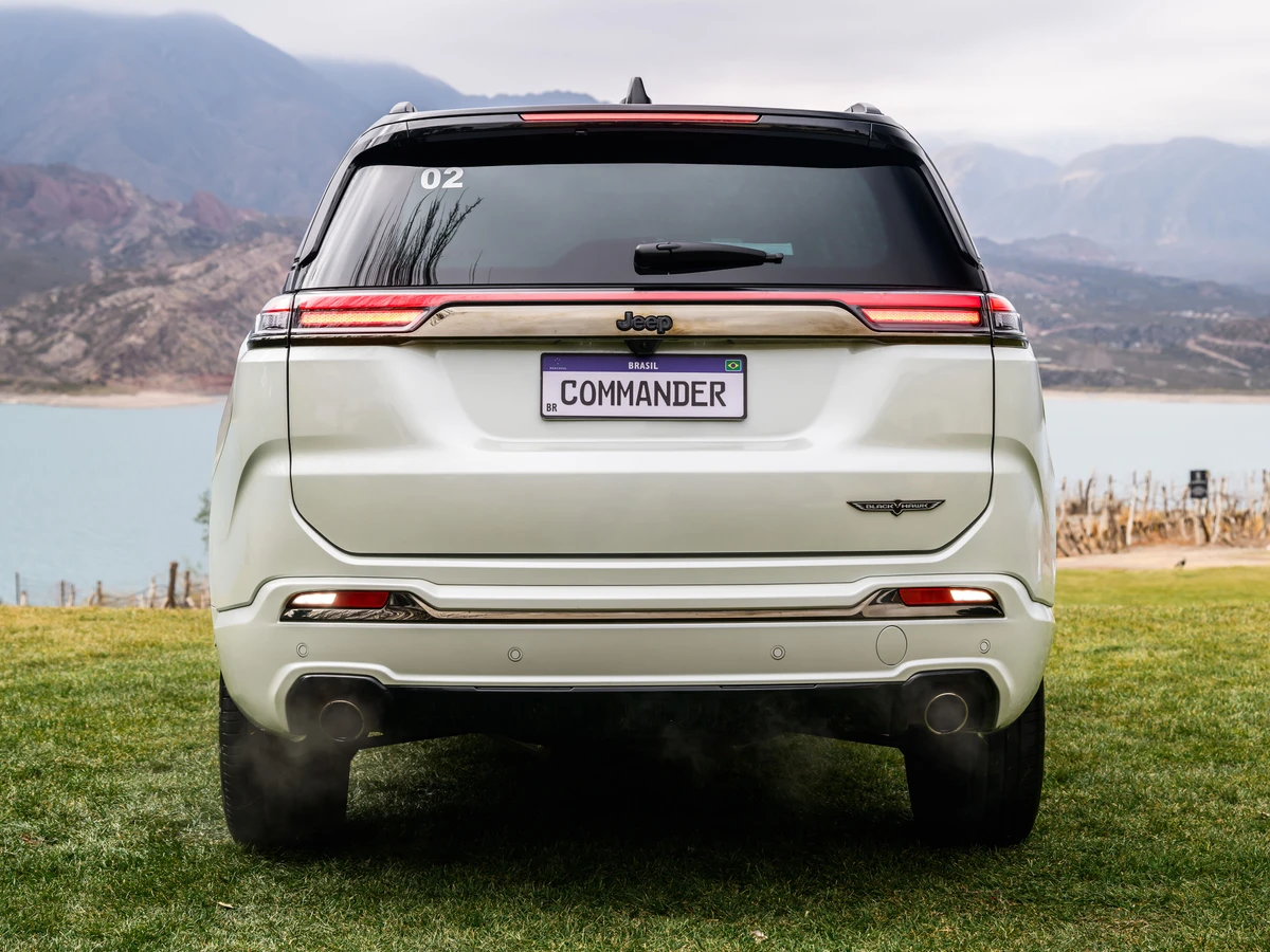  Jeep Commander Blackhawk