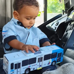 Os pais do menino são de Minas Gerais e moram no Espírito Santo há três anos, quando vieram para Vitória a trabalho — e hoje ganham a vida  juntos, na mesma empresa de ônibus