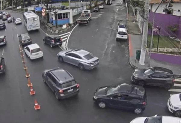 Trânsito ficou complicado no acesso à Terceira Ponte, em Vila Velha