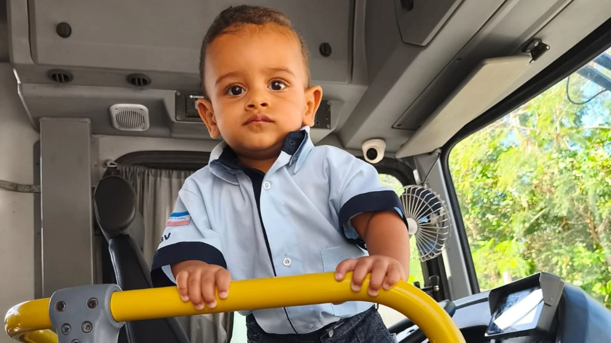 Danilo Junior no "mêsversário", com o tema Transcol por Arquivo Pessoal