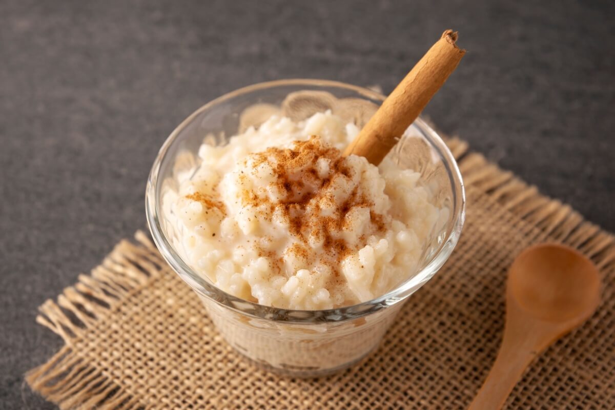 Arroz-doce cremoso com canela (Imagem: Sergio Hayashi | Shutterstock)