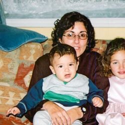 Sarah Ezekiel tinha 34 anos e dois filhos quando uma doença do neurônio motor tirou sua capacidade de falar.
