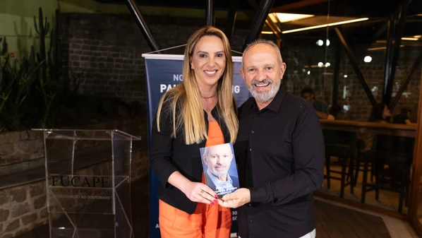 O ex-governador lançou seu quinto livro, "Política em tempos de grandes mudanças", no espaço Terra Café da Fucape, em Vitória