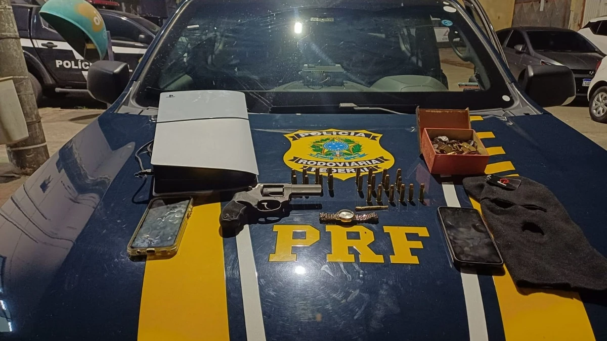 Bens foram recuperados com a dupla na BR 101 