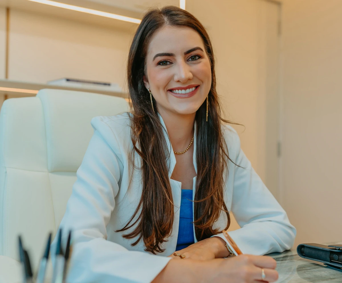 Emilly Neves, dermatologista