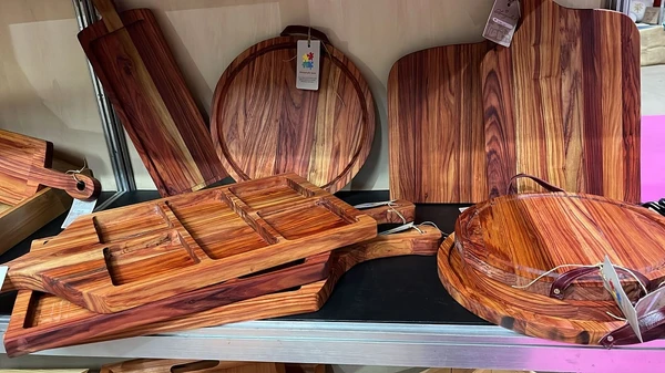 Peças são produzidas com madeira apreendida pelo Idaf