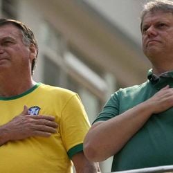 Lula não é favorito nas eleições de 2026, diz o cientista político Andrei Roman, que enxerga um 'teto' para melhora da avaliação do presidente, mas uma escolha ruim de Bolsonaro pode mudar esse cenário.
