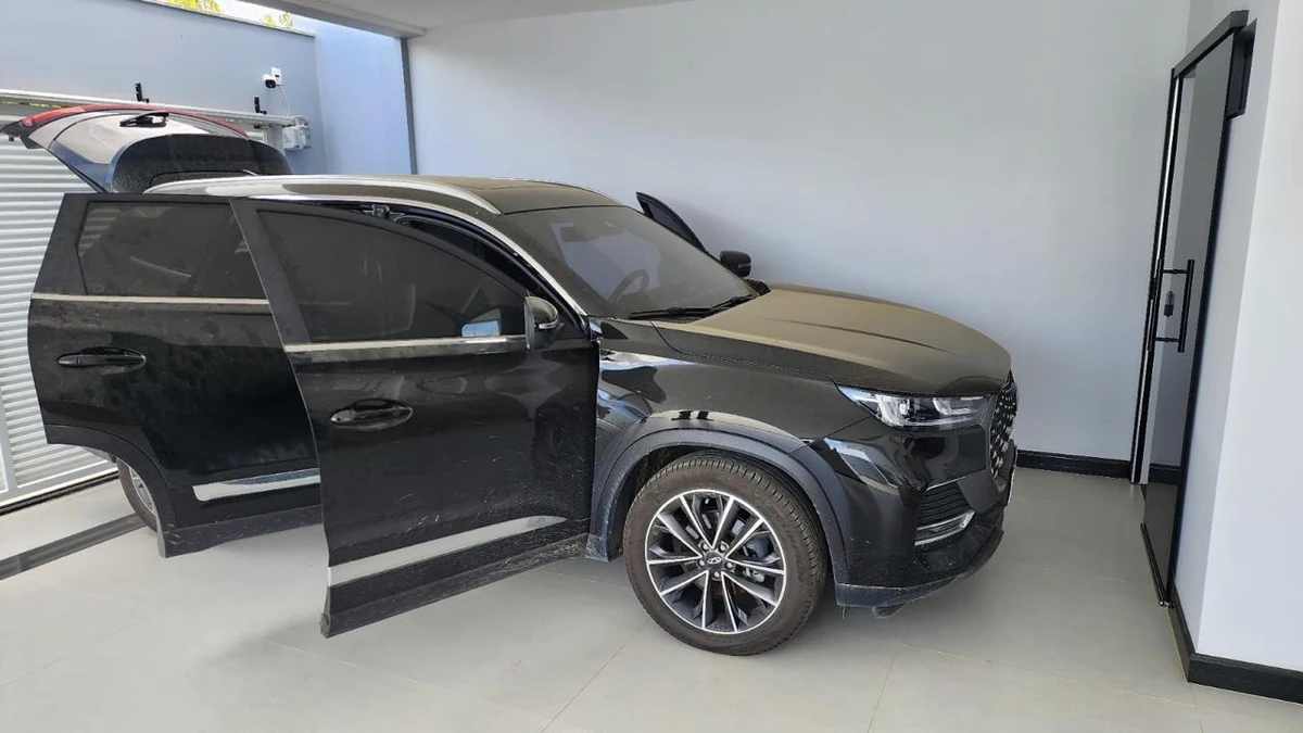 Carro apreendido durante operação da Polícia Federal em Pedro Canário