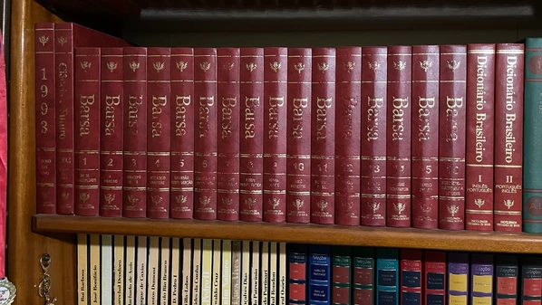 Enciclopédia brasileira fez sucesso nas décadas de 1960 a 1980 e era sinônimo de conhecimento e poder