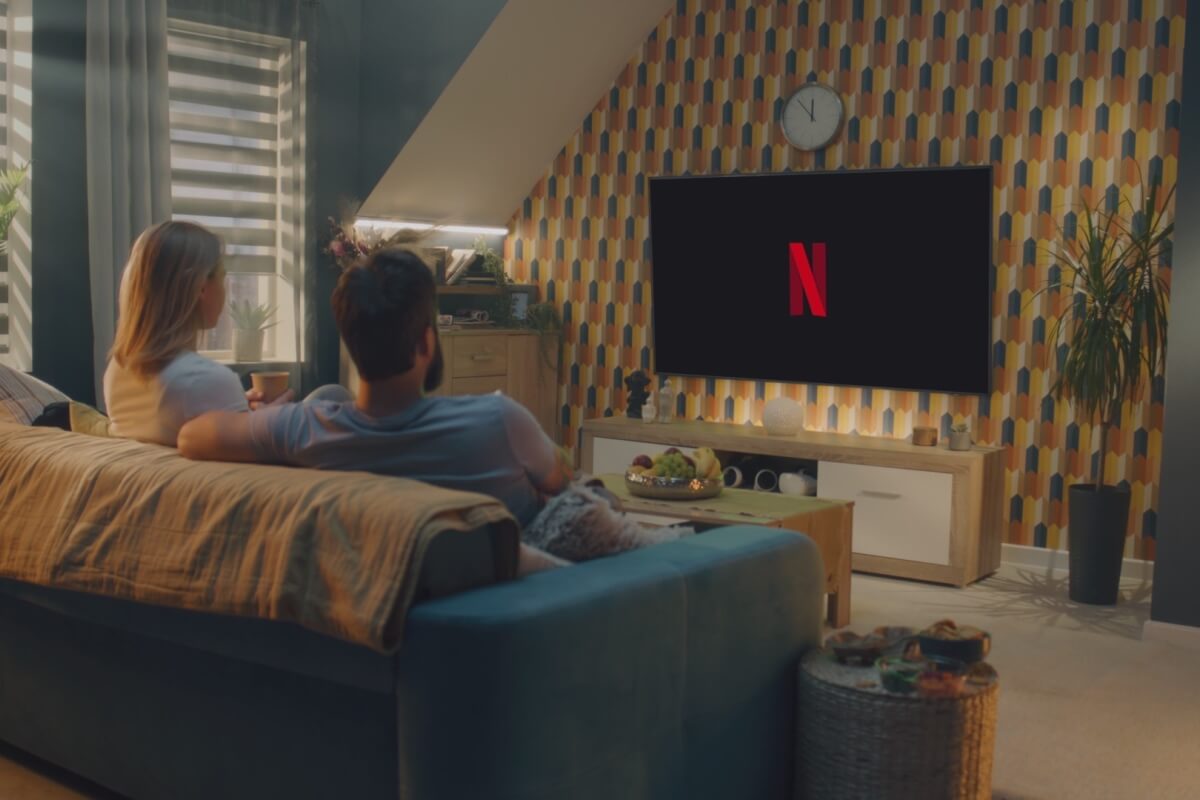 A Netflix preparou estreias que transitam entre drama, romance e ação (Imagem: Frame Stock Footage | Shutterstock)