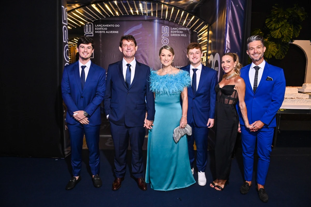 Junior Nunes, José Luiz Nunes, Andressa Nunes, Davi Nunes,Giovanna Rosa e André Rosa