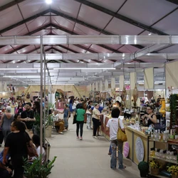 Com foco no fomento do setor de pequenos negócios capixabas, a Aderes oferece cursos de formação, microcrédito e outras formas de apoio para pequenos empreendedores e empresas