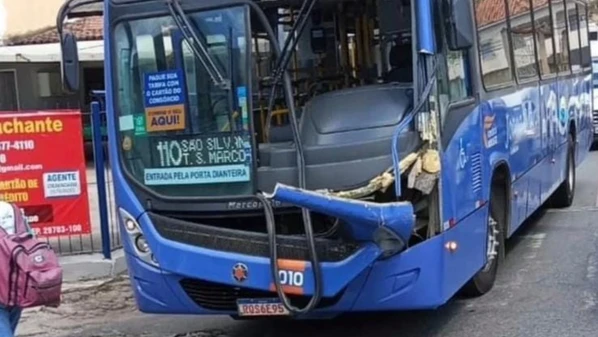 Pelo menos três batidas foram registradas na cidade ao longo desta terça-feira (26) e uma pessoa se feriu