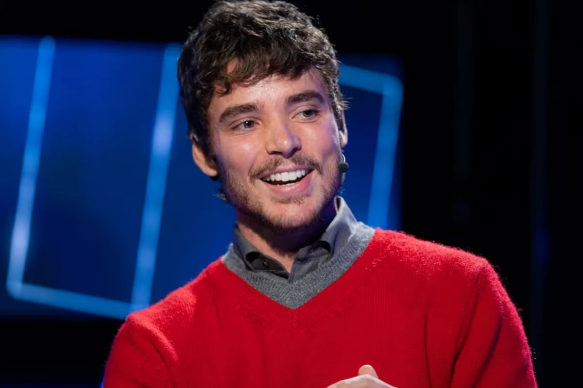 João Lucas durante entrevista ao programa De Frente com Blogueirinha