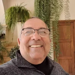 A Diocese de Lins, no interior de São Paulo, a qual o padre pertence, disse que ele foi afastado do exercício do ministério.