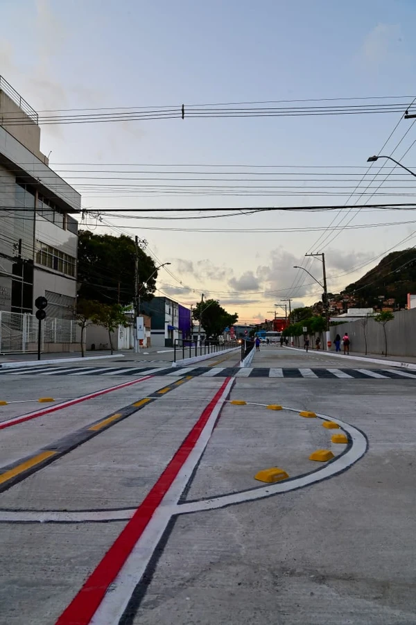 Avenida Jair Etienne é reurbanizada em Vitória por Leonardo Duarte