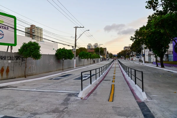 Avenida Jair Etienne é reurbanizada em Vitória
