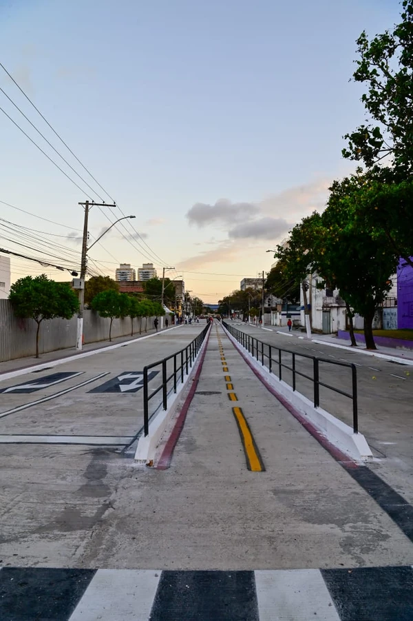 Avenida Jair Etienne é reurbanizada em Vitória por Leonardo Duarte