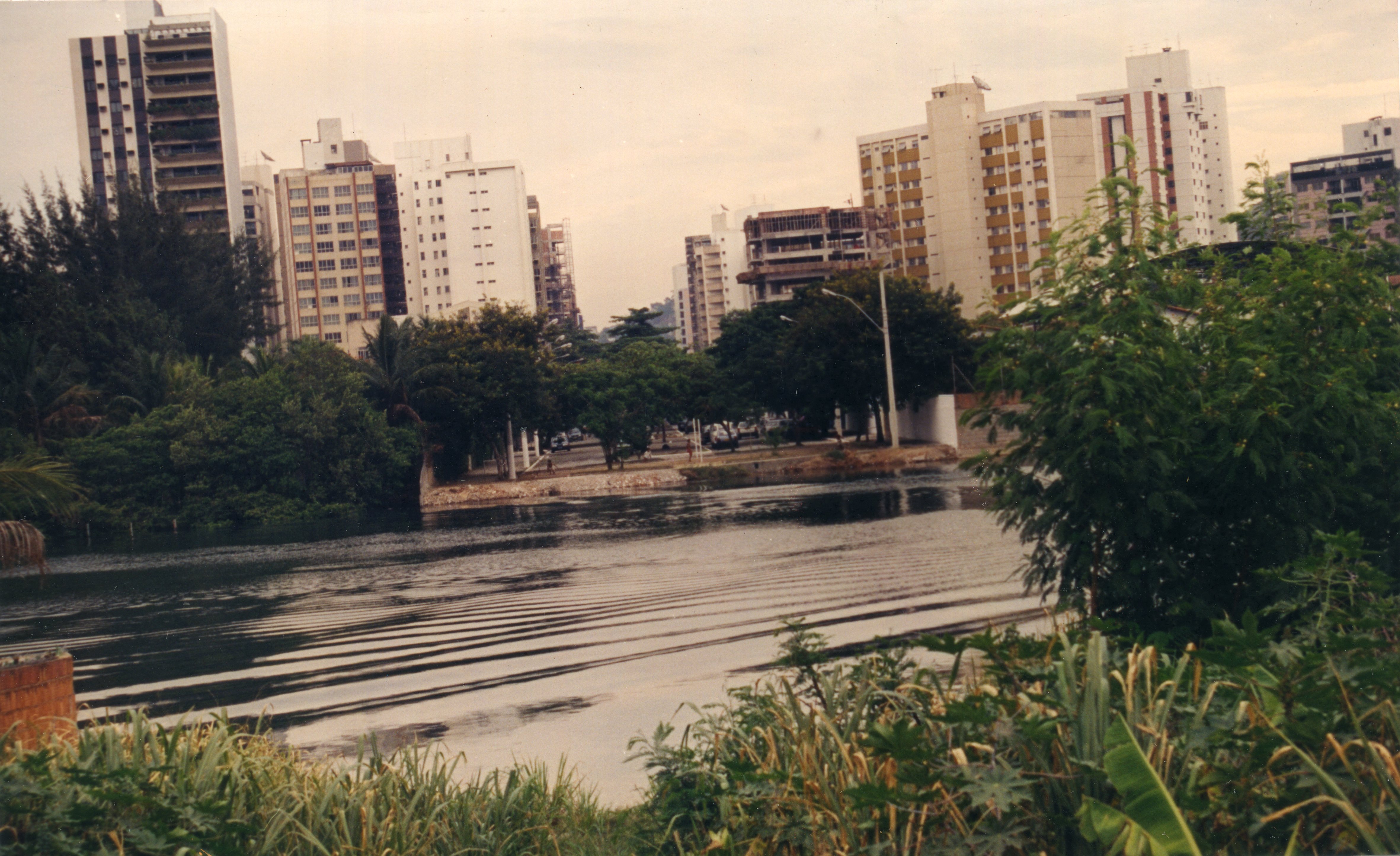 Canal de Camburi onde a Ponte Ayrton Senna foi construída