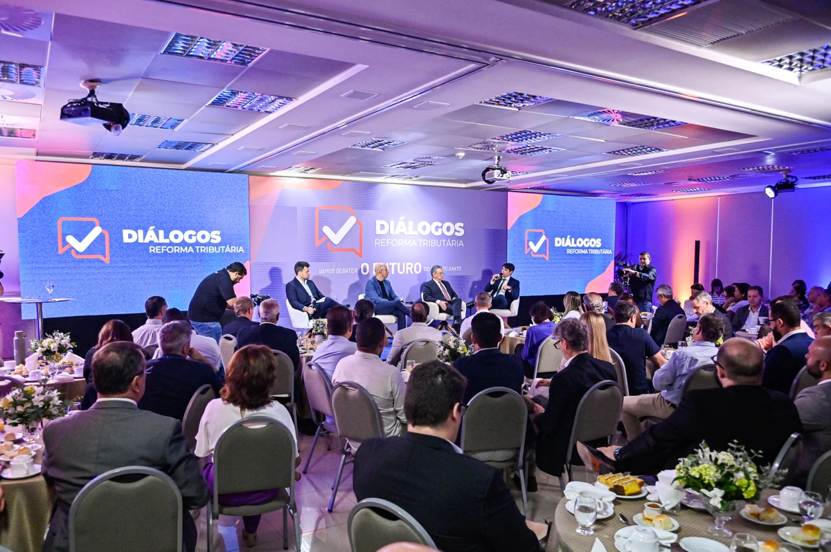 “Diálogos” debate oportunidades para cenário econômico do ES após reforma tributária