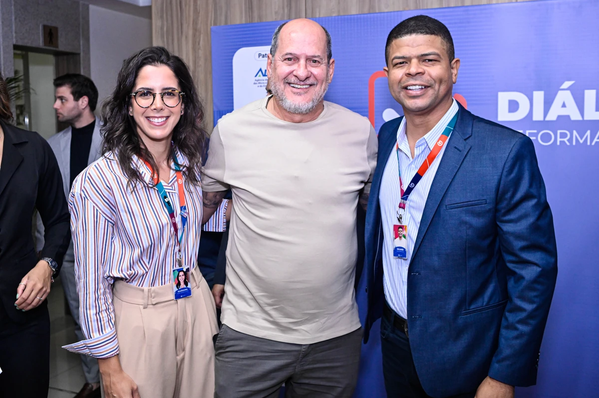 Mariana Lindenberg, Queiroz e Giliard Ferreira