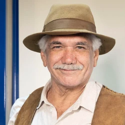 Ator mineiro será celebrado no FestCine Pedra Azul com troféu, joia exclusiva e uma programação especial aberta ao público em Domingos Martins