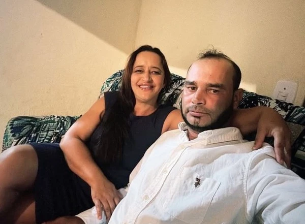 oel Alcântara da Silva, de 44 anos, e sua esposa, Ana Aparecida de Andrade Temponi, de 48 anos, foram mortos a tiros em Alto Rio Novo.