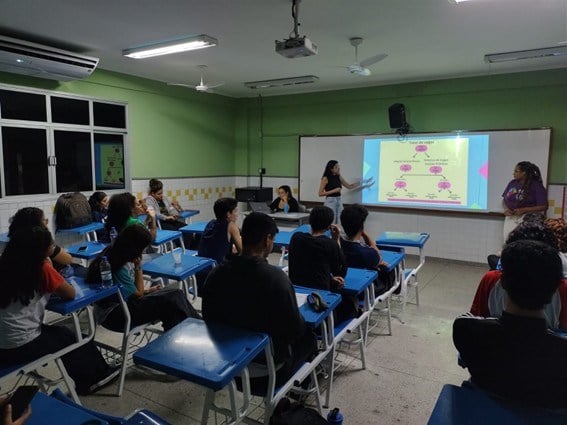 Sala de aula Escola Estadual de Ensino Fundamental e Médio (EEEFM) Professor Renato José da Costa Pacheco, em Vitória