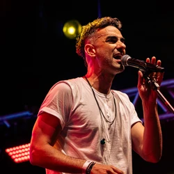 Douglas Lopes inicia turnê gratuita “Asterisco”